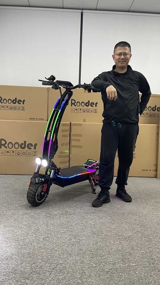 Böyüklər üçün üç təkərli motorlu skuter istehsalçısı Böyüklər üçün üç təkərli motorlu skuter istehsalçısı