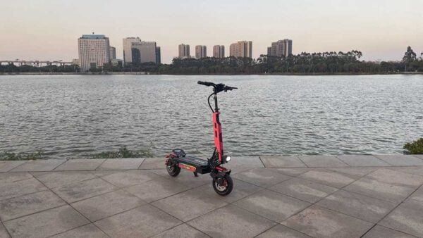 böyüklər üçün elektrik skuter 300 lbs istehsalçısı