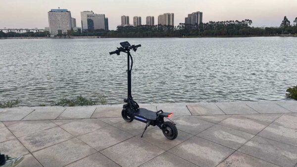 çəhrayı elektrikli skuter istehsalçısı