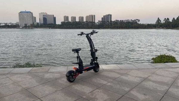 x7 pro qatlanan elektrikli skuter istehsalçısı